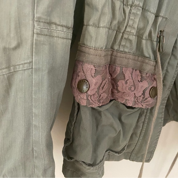 Forever New Utility Jacket - Picture 6 of 8